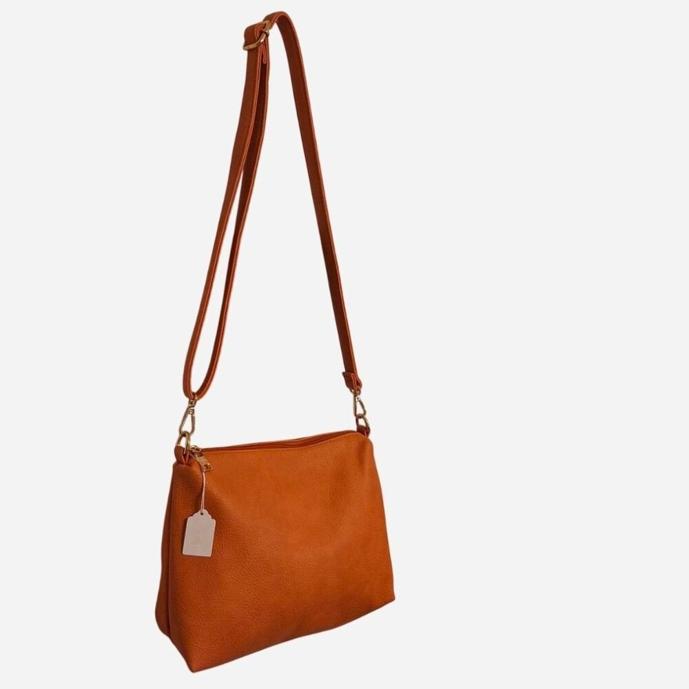 JEN&CO faux leather body crossover bag. New without tags.